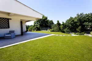 Aranova patio and garden